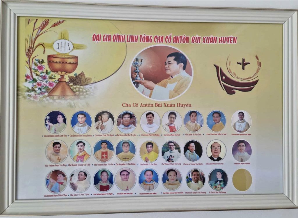 Gia đình linh tông cha cố Anton Bùi Xuân Huyên