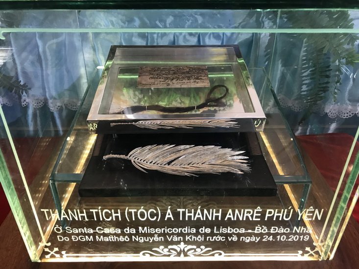 Thánh tích tóc chân phước Anrê Phú Yên