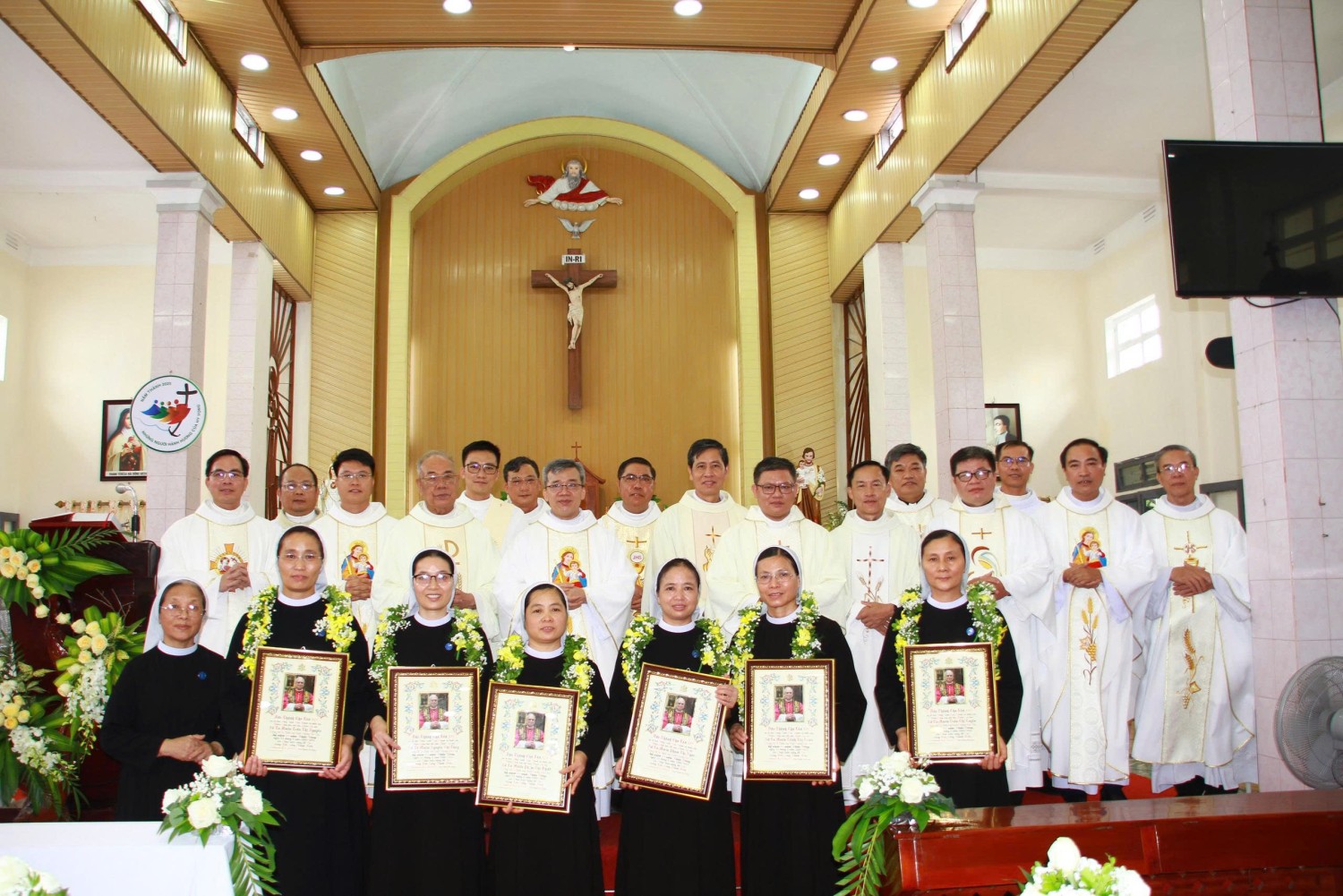 ĐÔI NÉT VỀ DÒNG TRINH VƯƠNG BÙI CHU